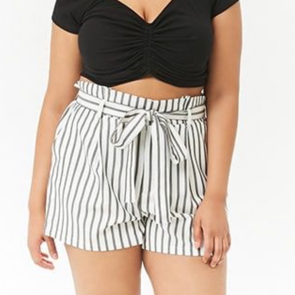 🆕 Plus Size Paperbag Shorts